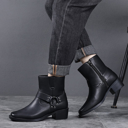 High-top, chunky-heeled leather boots, fashionable men&
