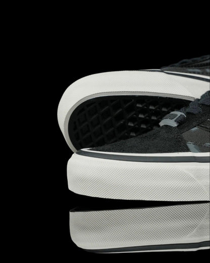 UNDEFEATED X VANS OG OLD SKOOL LX - &