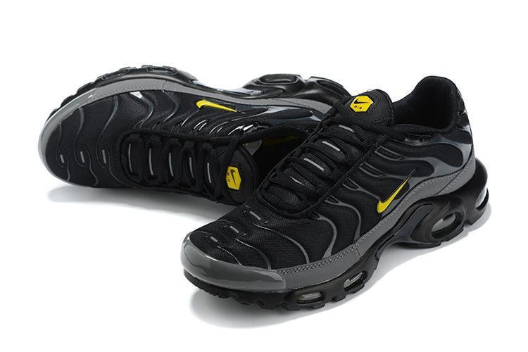 Nike Air Max Plus &