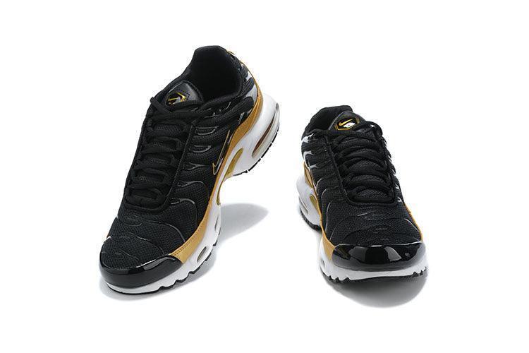 Nike Air Max Plus &
