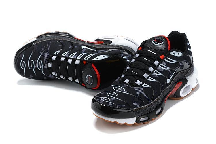 Nike Air Max Plus &