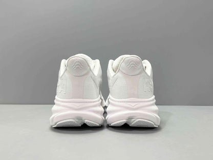 Hoka One One Clifton 9 &