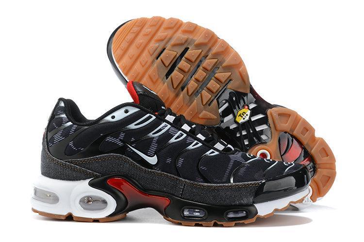 Nike Air Max Plus &