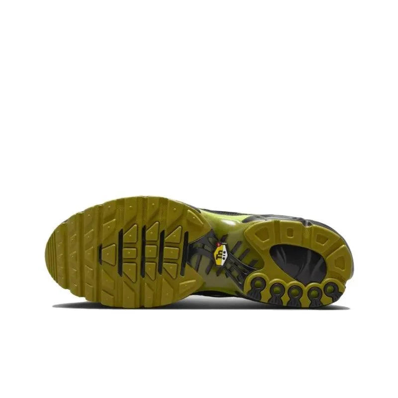 Nike Air Max Plus &