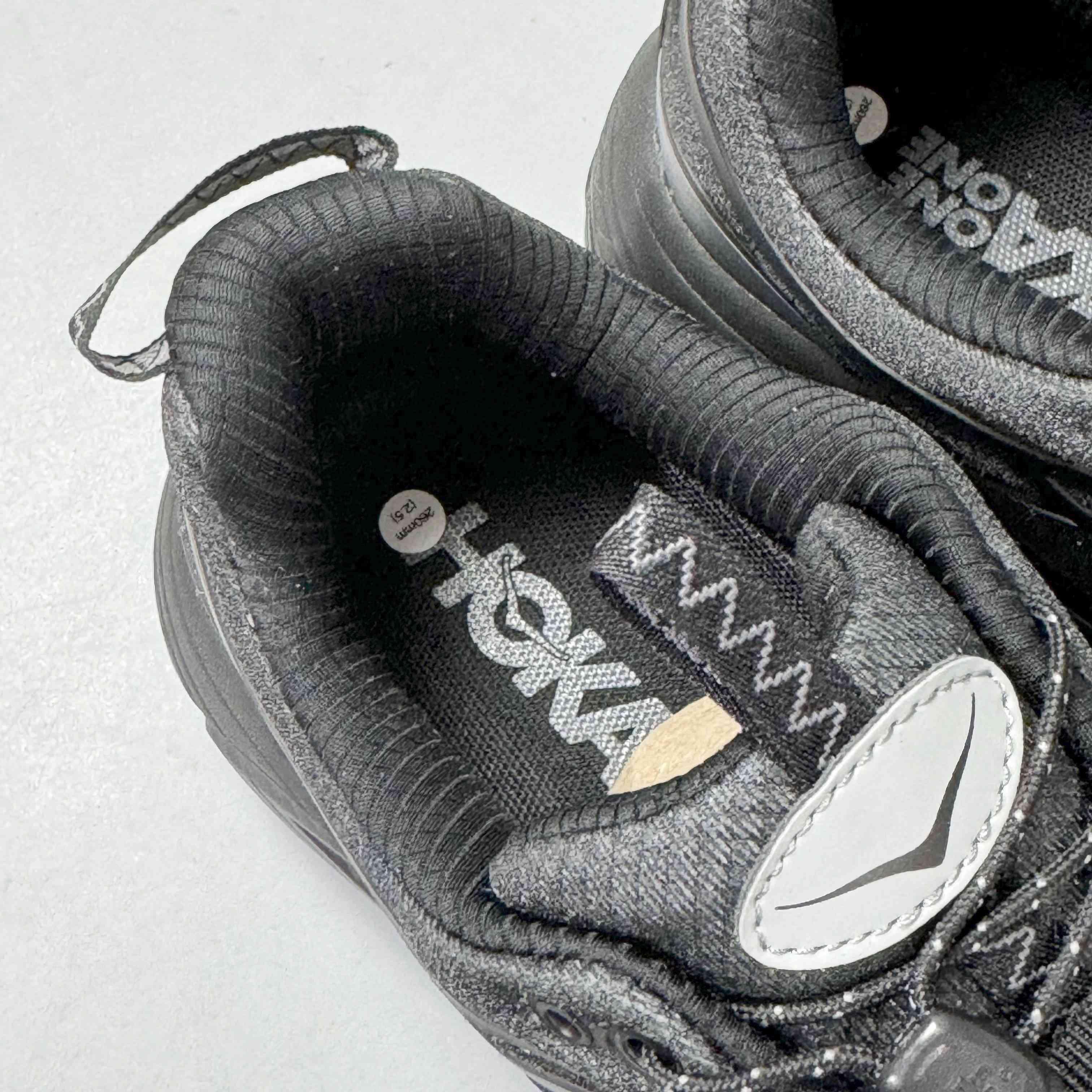 Hoka One One Mafate Three2 &