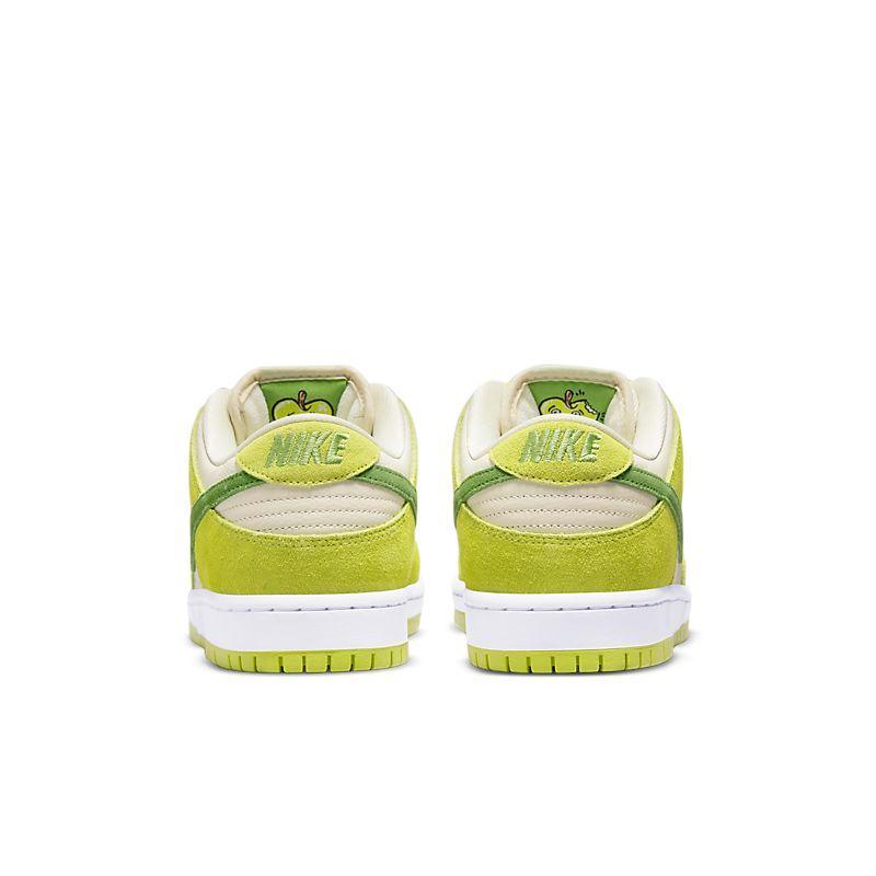 Nike Dunk SB Low &