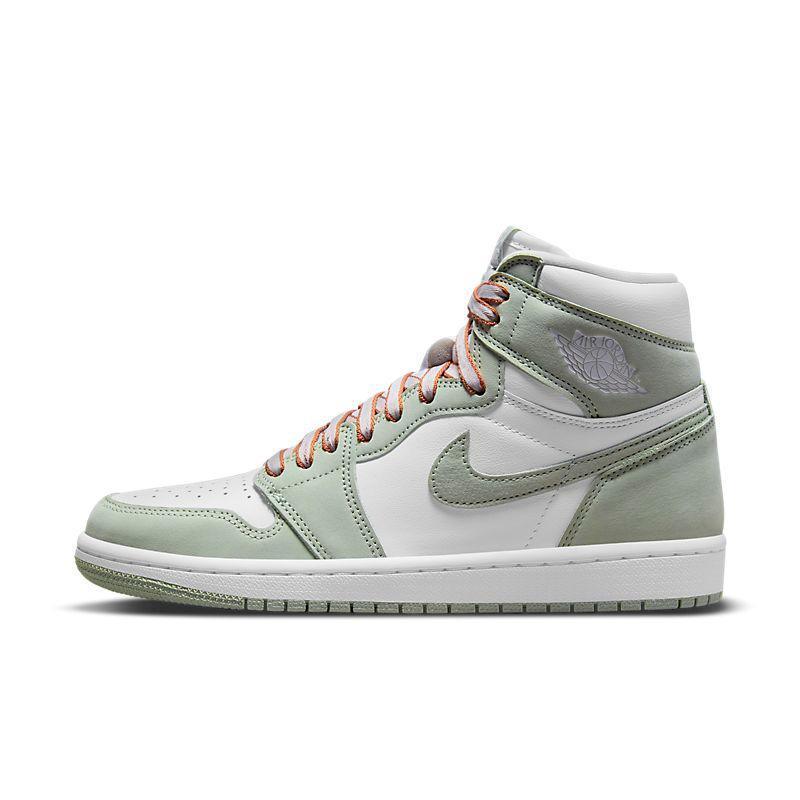 Air Jordan 1 High &