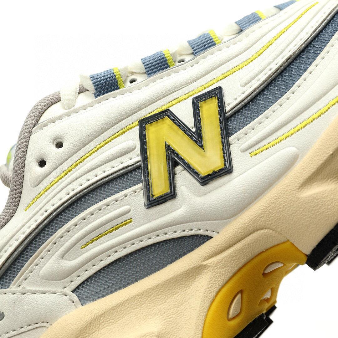 New Balance 1000 &