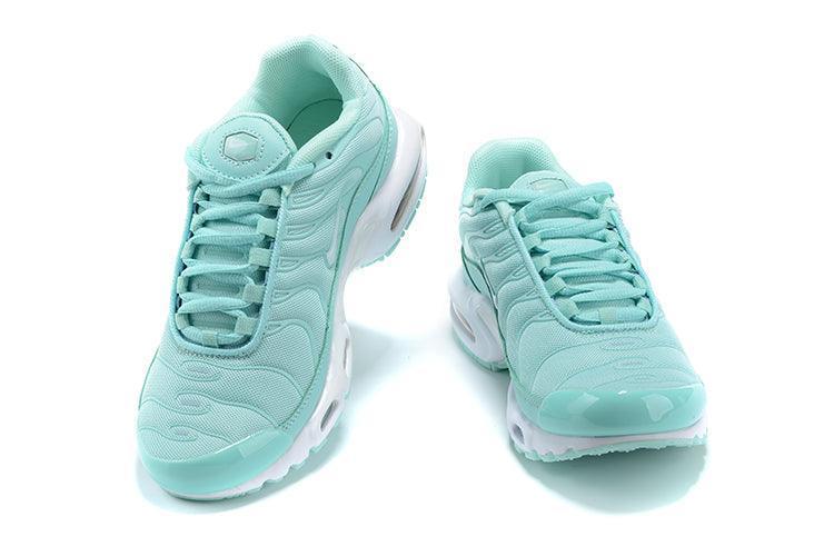 Nike Air Max Plus &