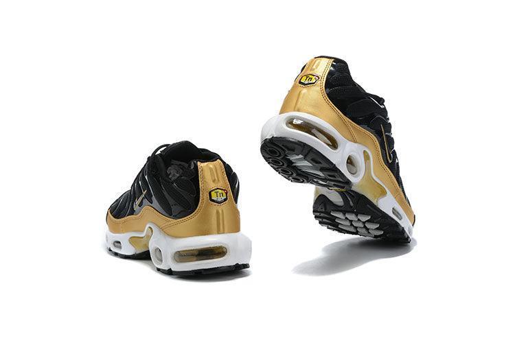 Nike Air Max Plus &