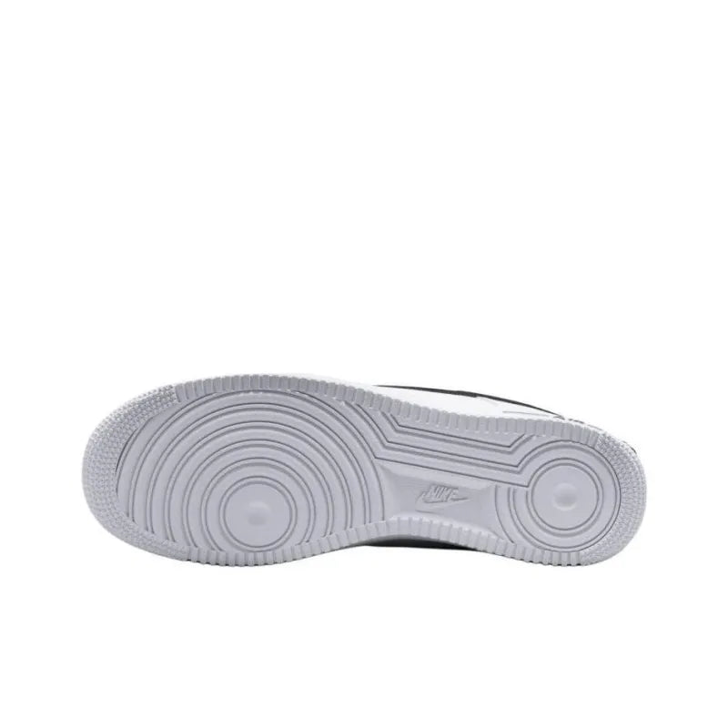 Nike Air Force 1 Low &