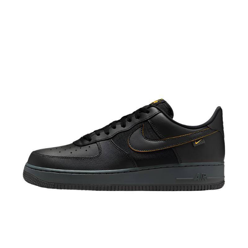 Nike Air Force 1 &