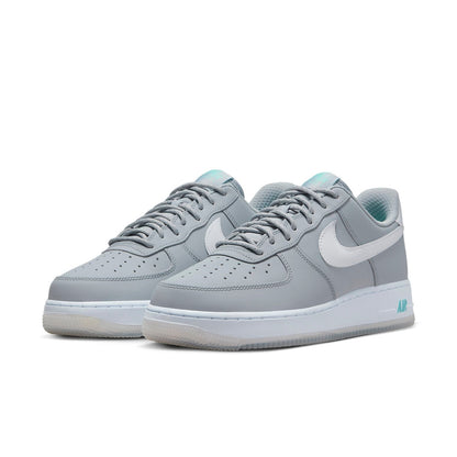 Nike Air Force 1 &