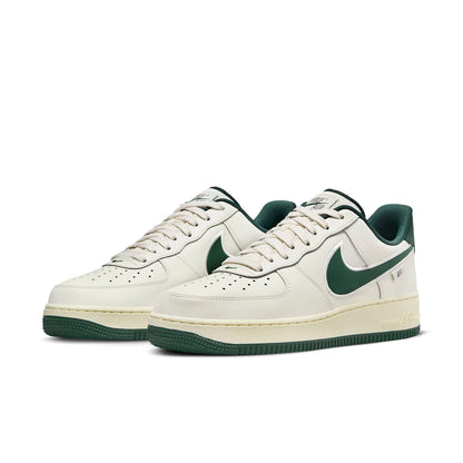 Nike Air Force 1 Low &