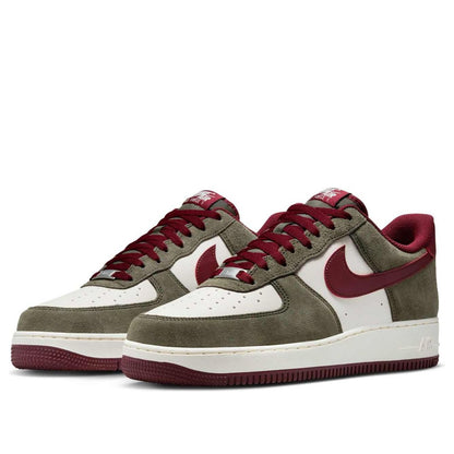 Nike Air Force 1 Low &