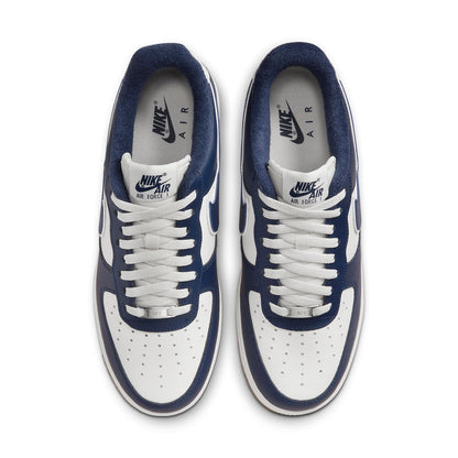 Nike Air Force 1 &