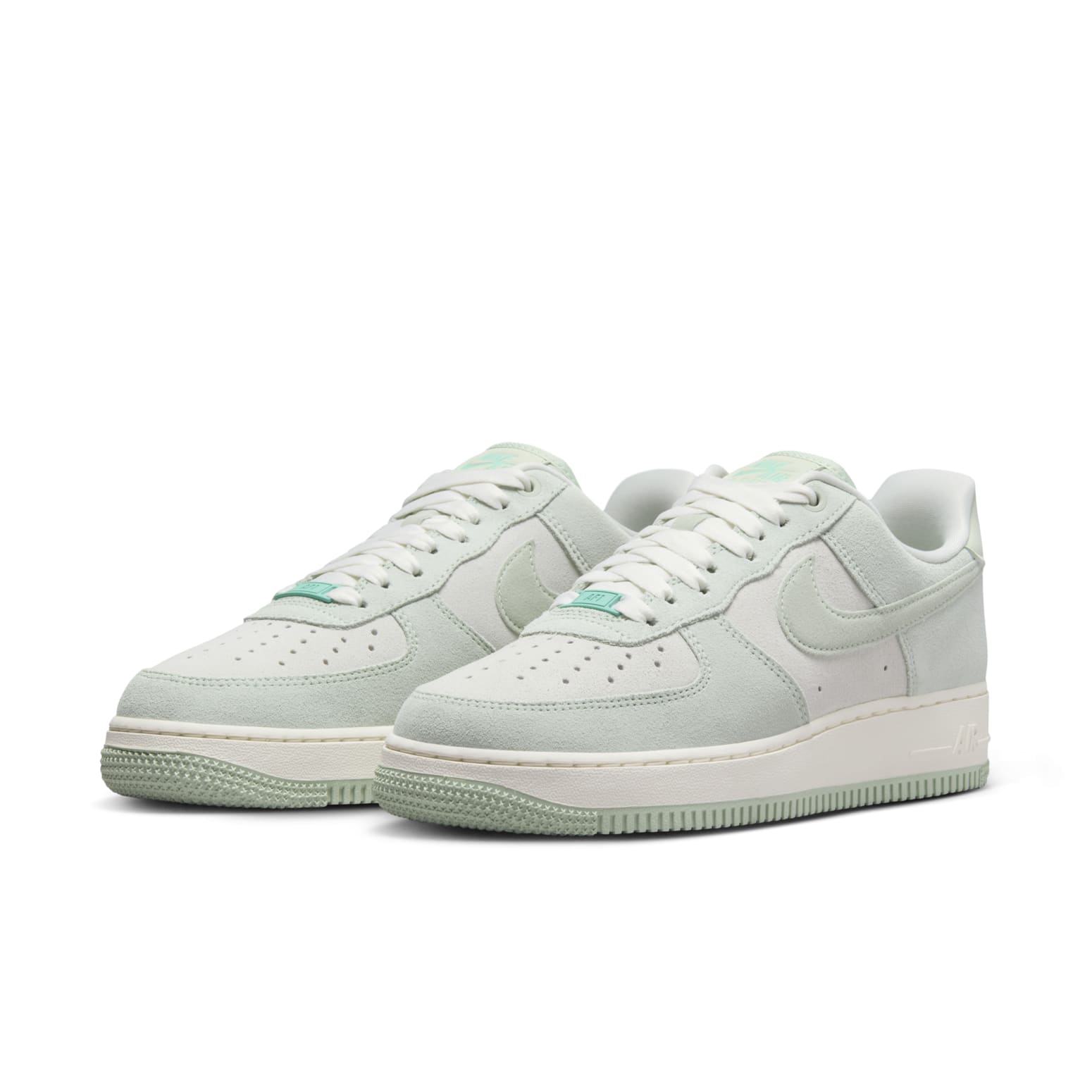 Nike Air Force 1 &
