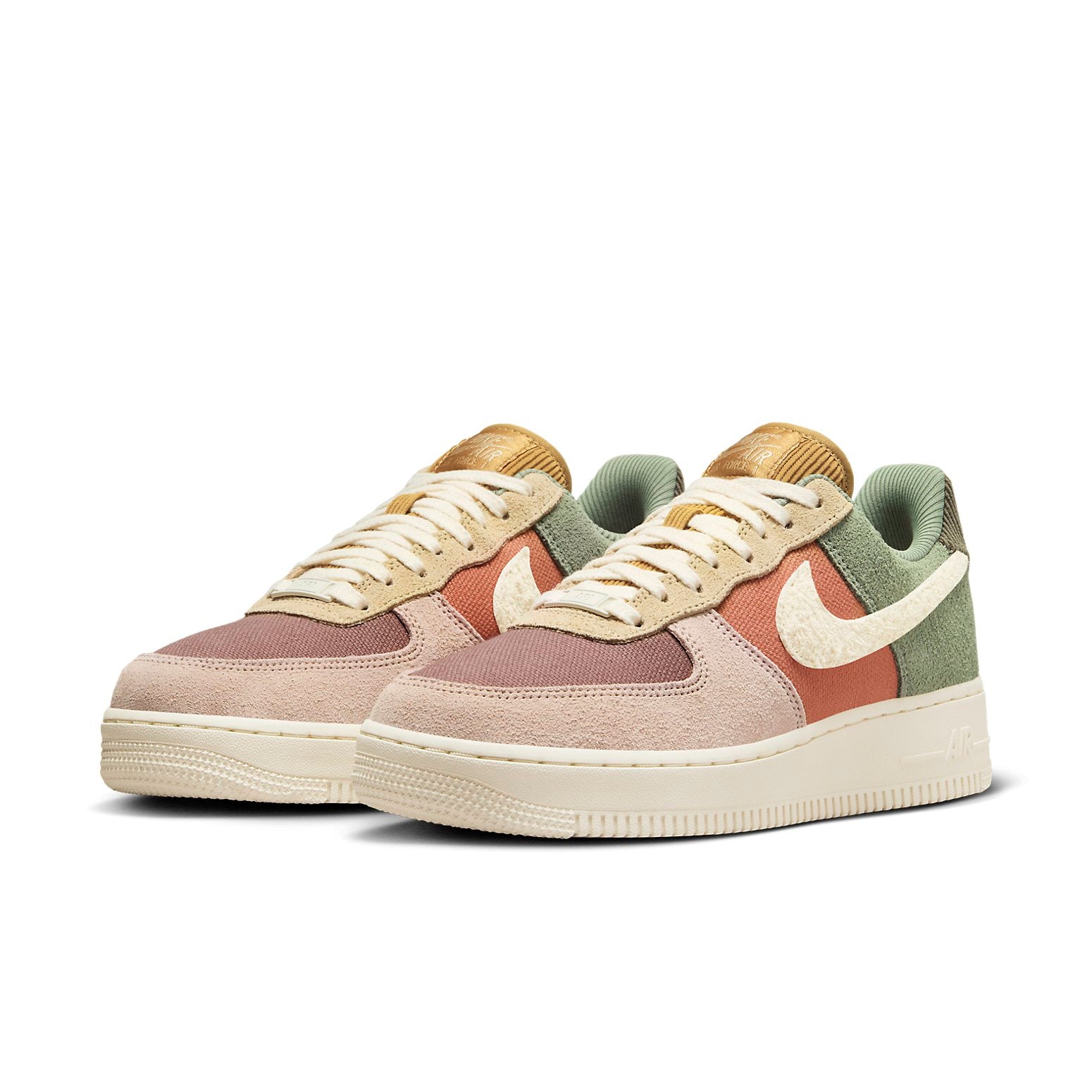 Nike Air Force 1 &