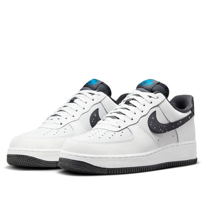 Nike Air Force 1 &