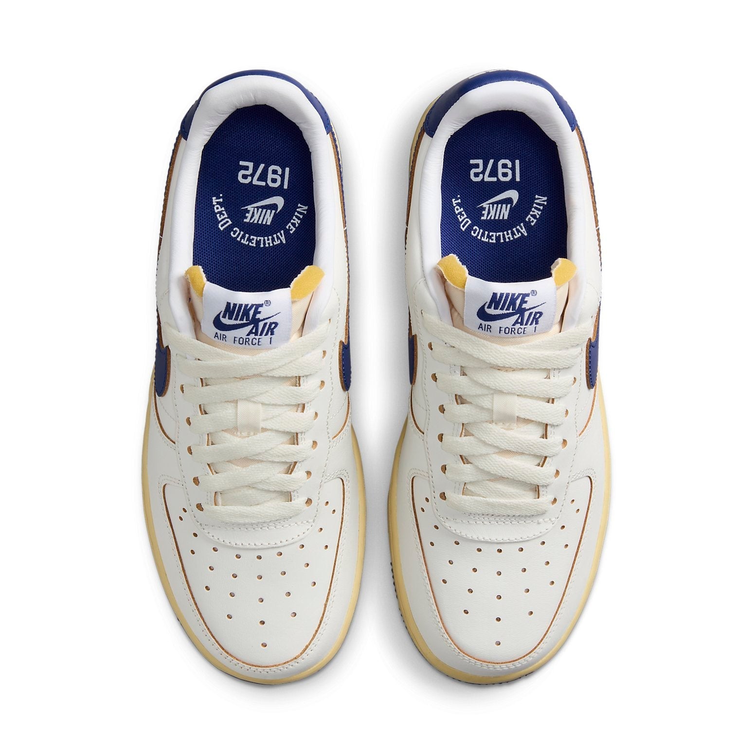Nike Air Force 1 &
