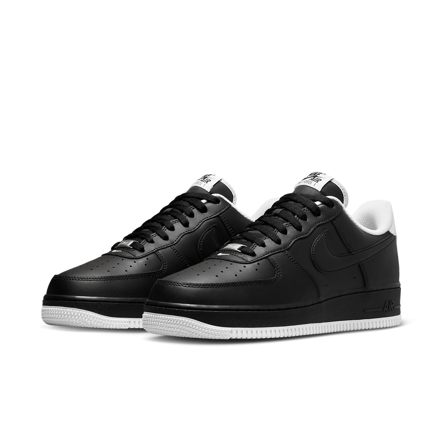 Nike Air Force 1 &