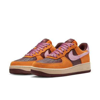 Nike Air Force 1 Low &