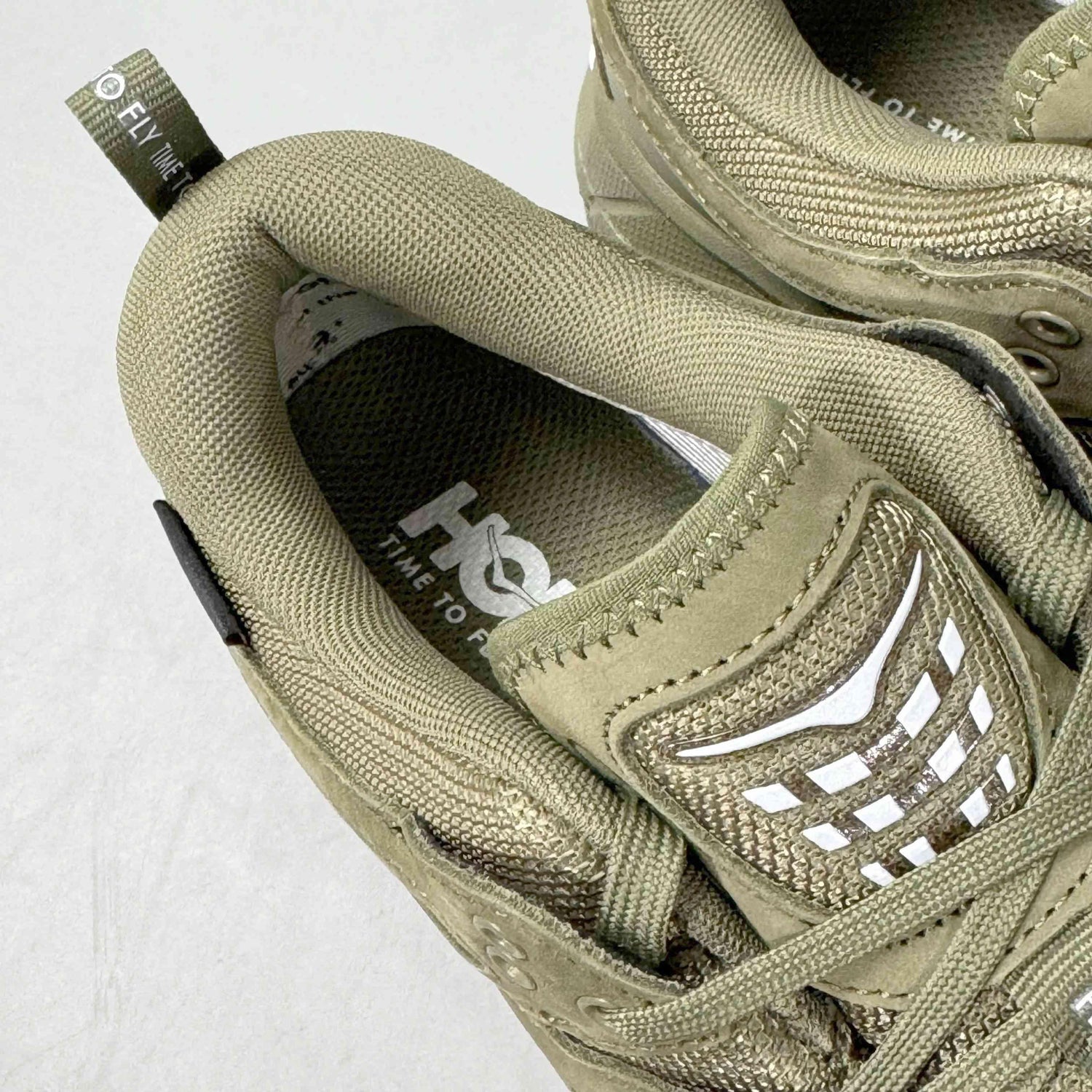 Hoka One One Tor Ultra Low &