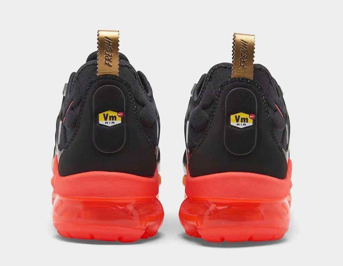 Nike Air VaporMax Plus &