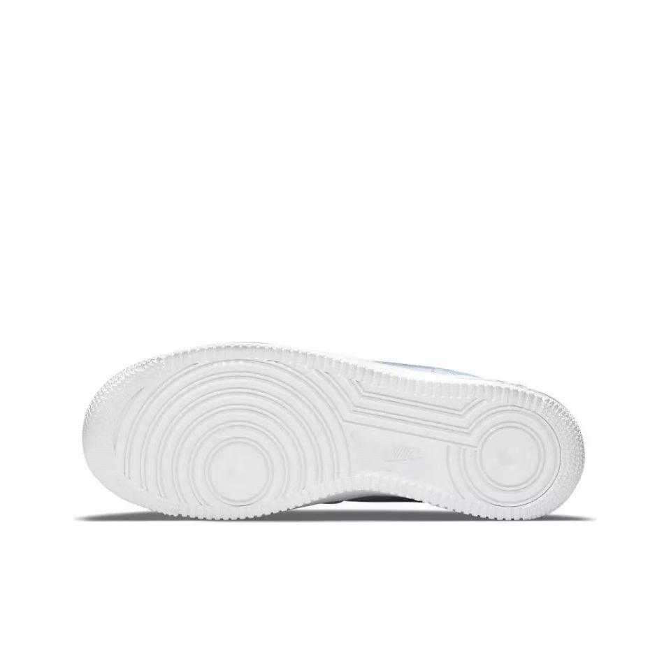 Nike Air Force 1 Low 07 &