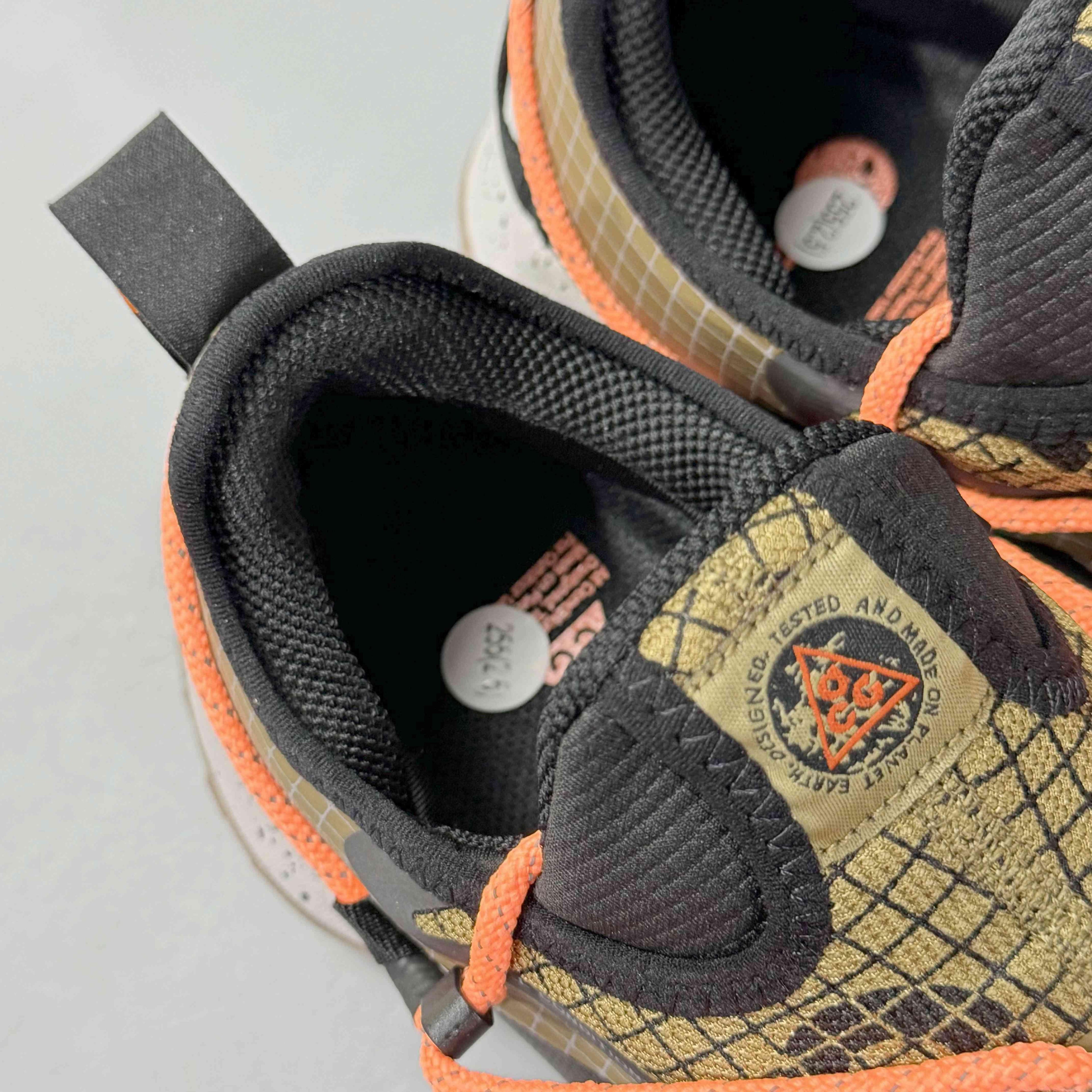 Nike ACG Mountain Fly 2 &