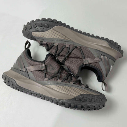 Nike ACG Mountain Fly Low &