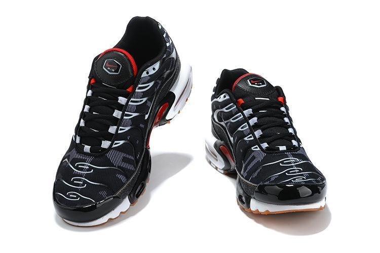 Nike Air Max Plus &