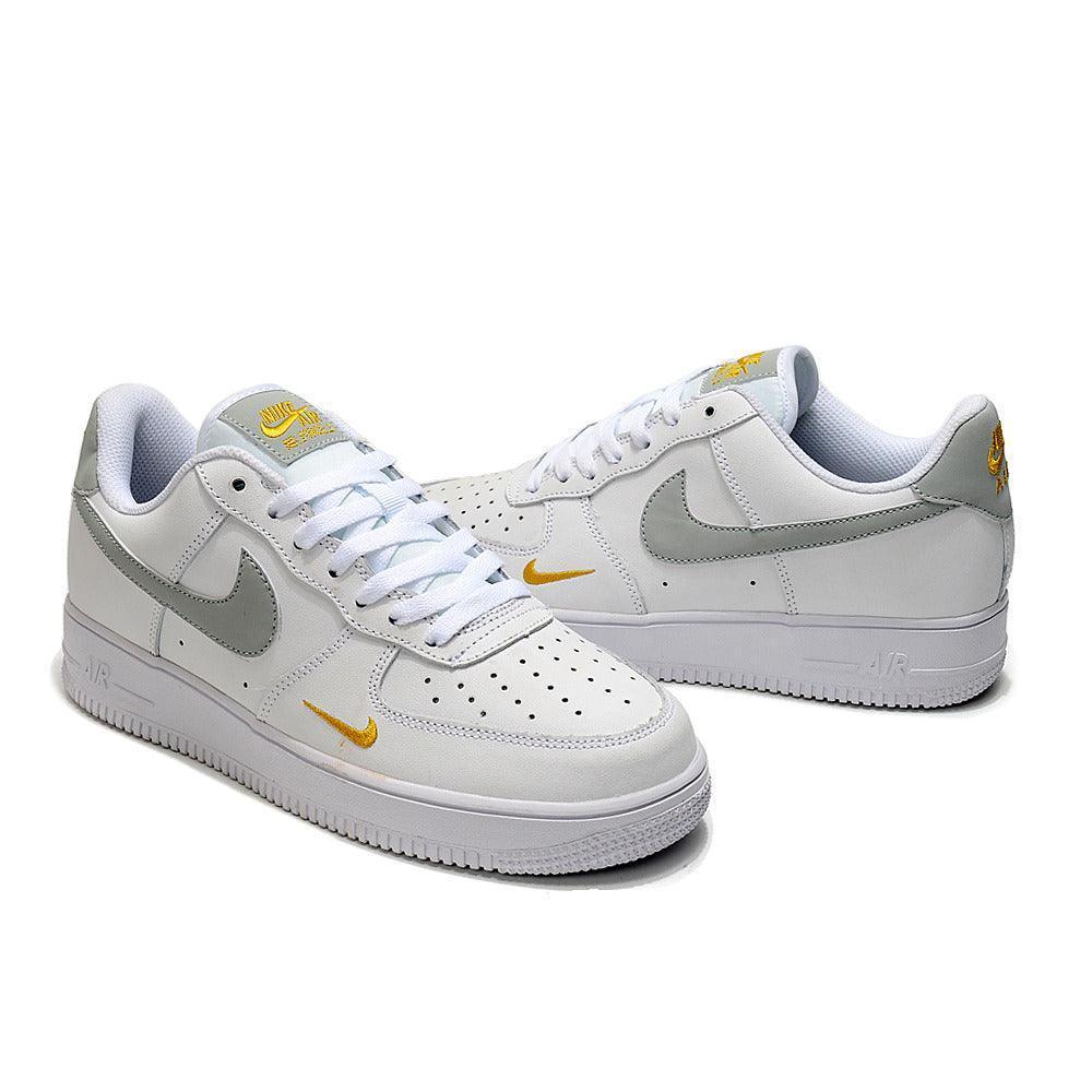 Nike Air Force 1 &