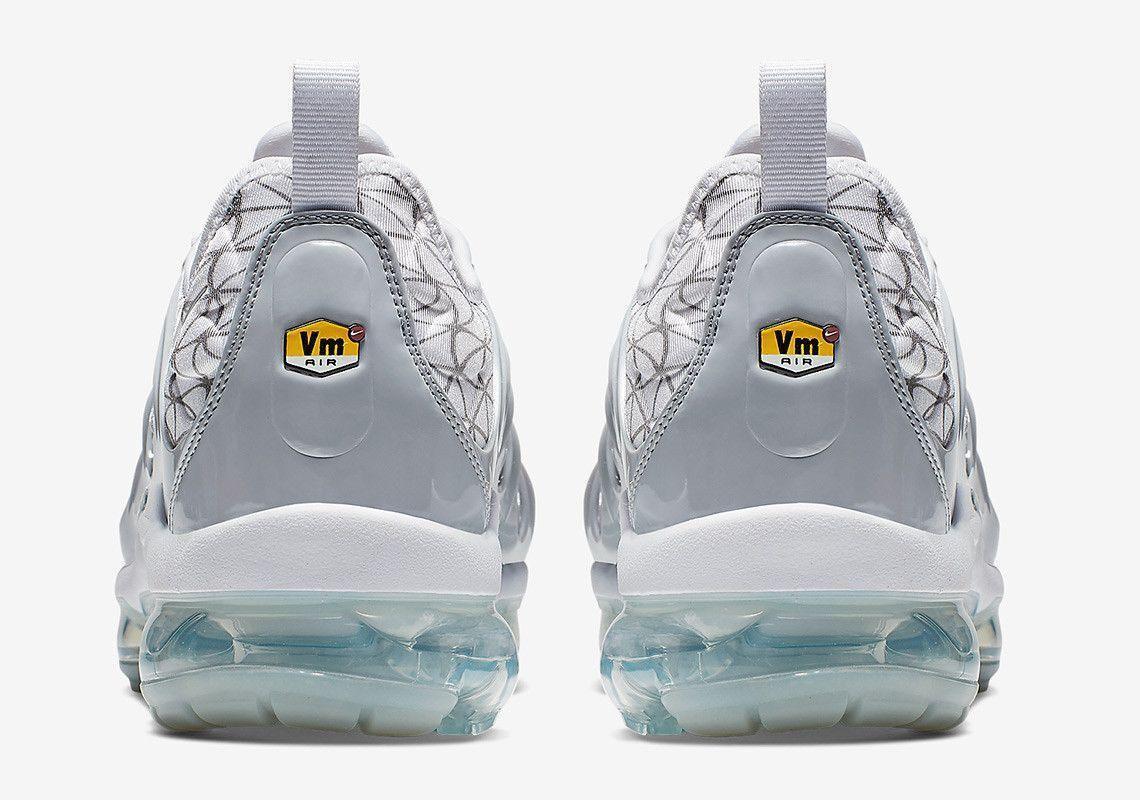 Nike Air VaporMax Plus &