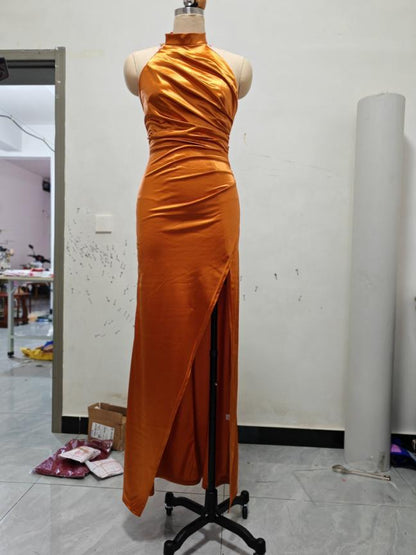 Neck-baring tight-fitting, waist-shrinking, slit-bottomed dress formal gown