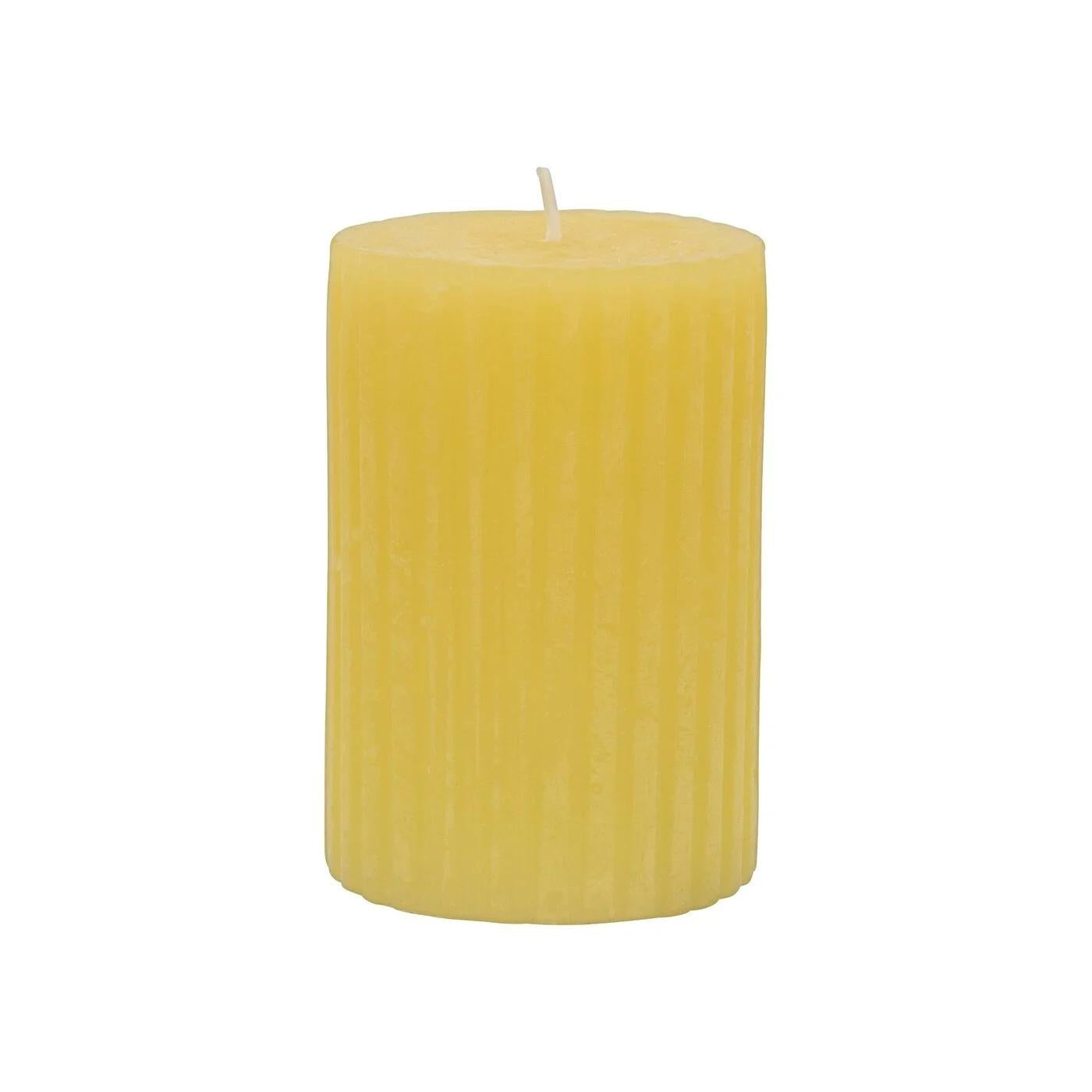 Rubin Licht Rustic Grooved Yellow Candle for Cozy Glow