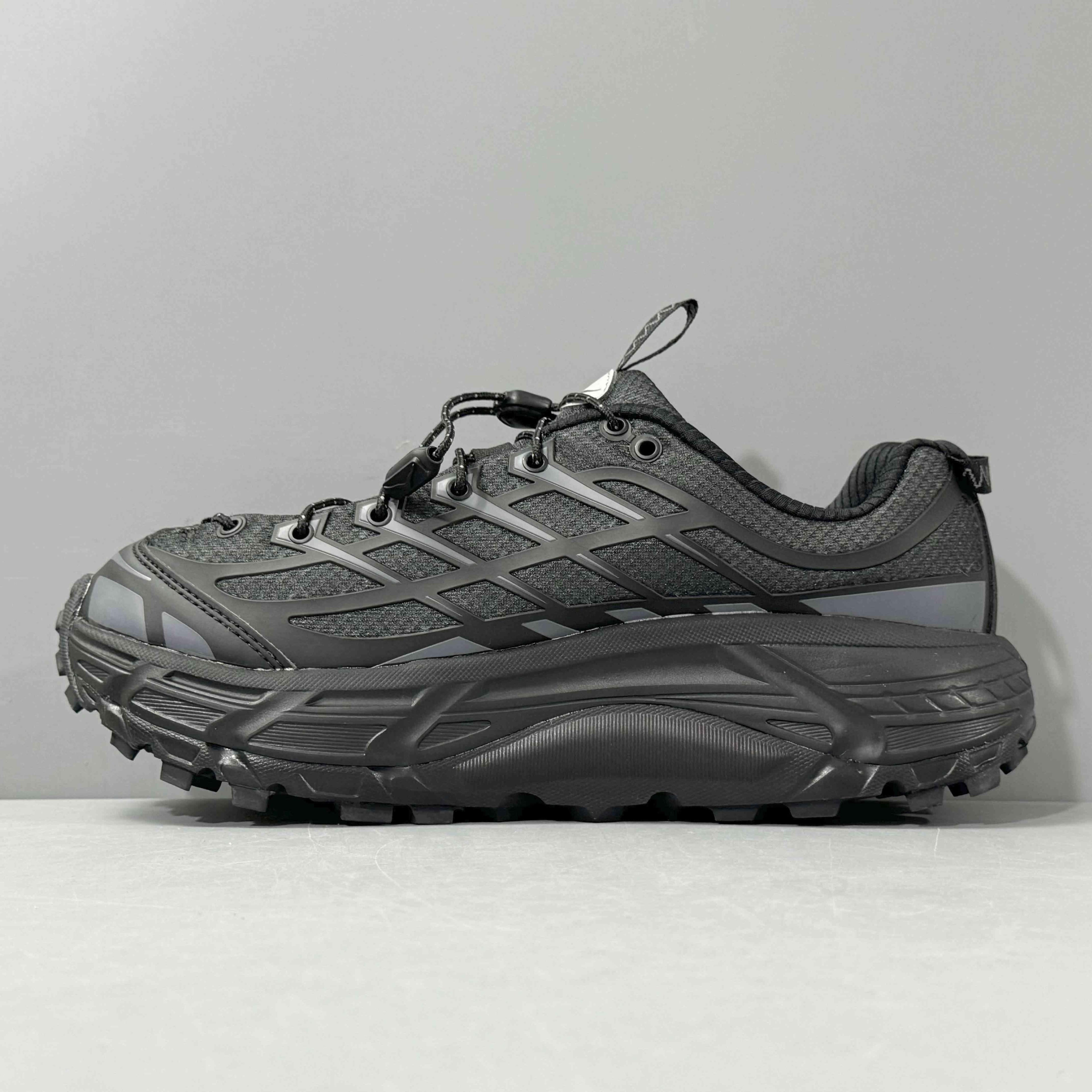 Hoka One One Mafate Three2 &