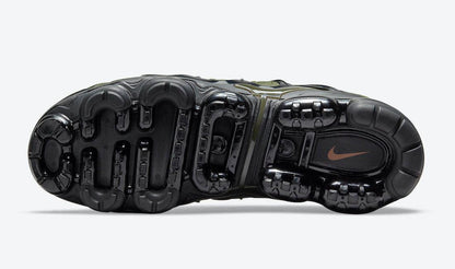 Nike Air VaporMax Plus &