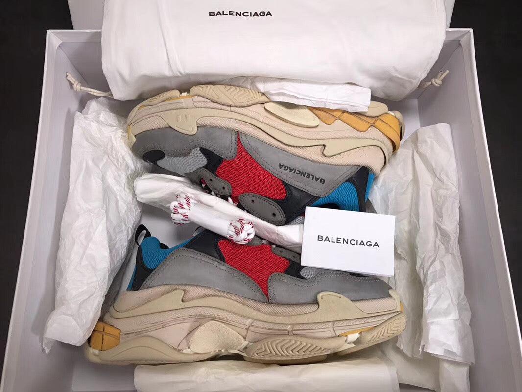 BALENCIAGA TRIPLE S SNEAKER
