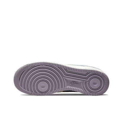 Nike Air Force 1 &