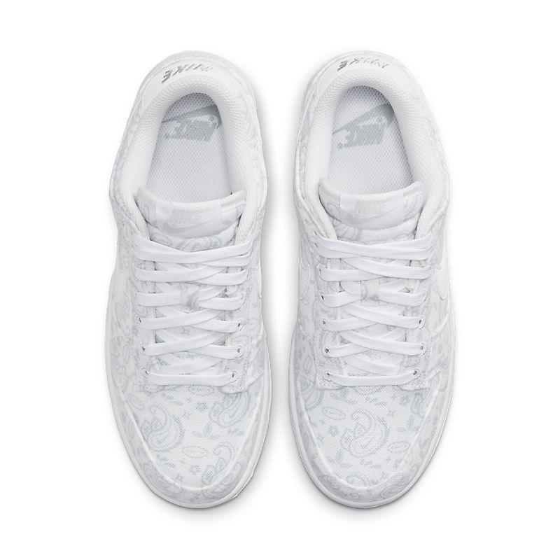 Nike Dunk Low &