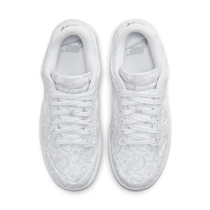 Nike Dunk Low &