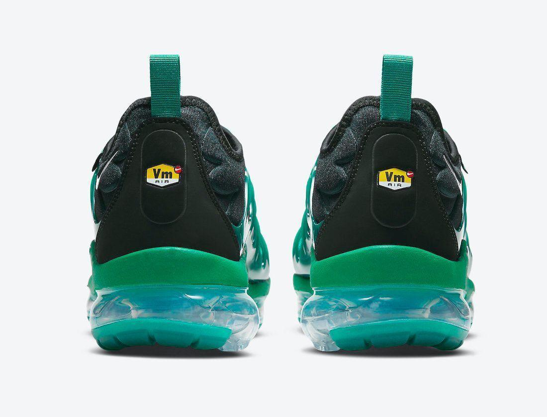 Nike Air VaporMax Plus &