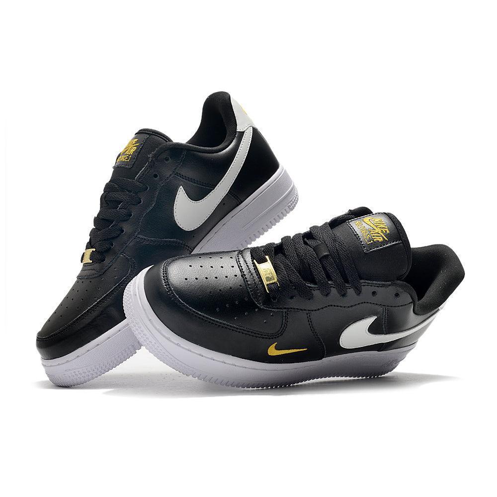 Nike Air Force 1 &