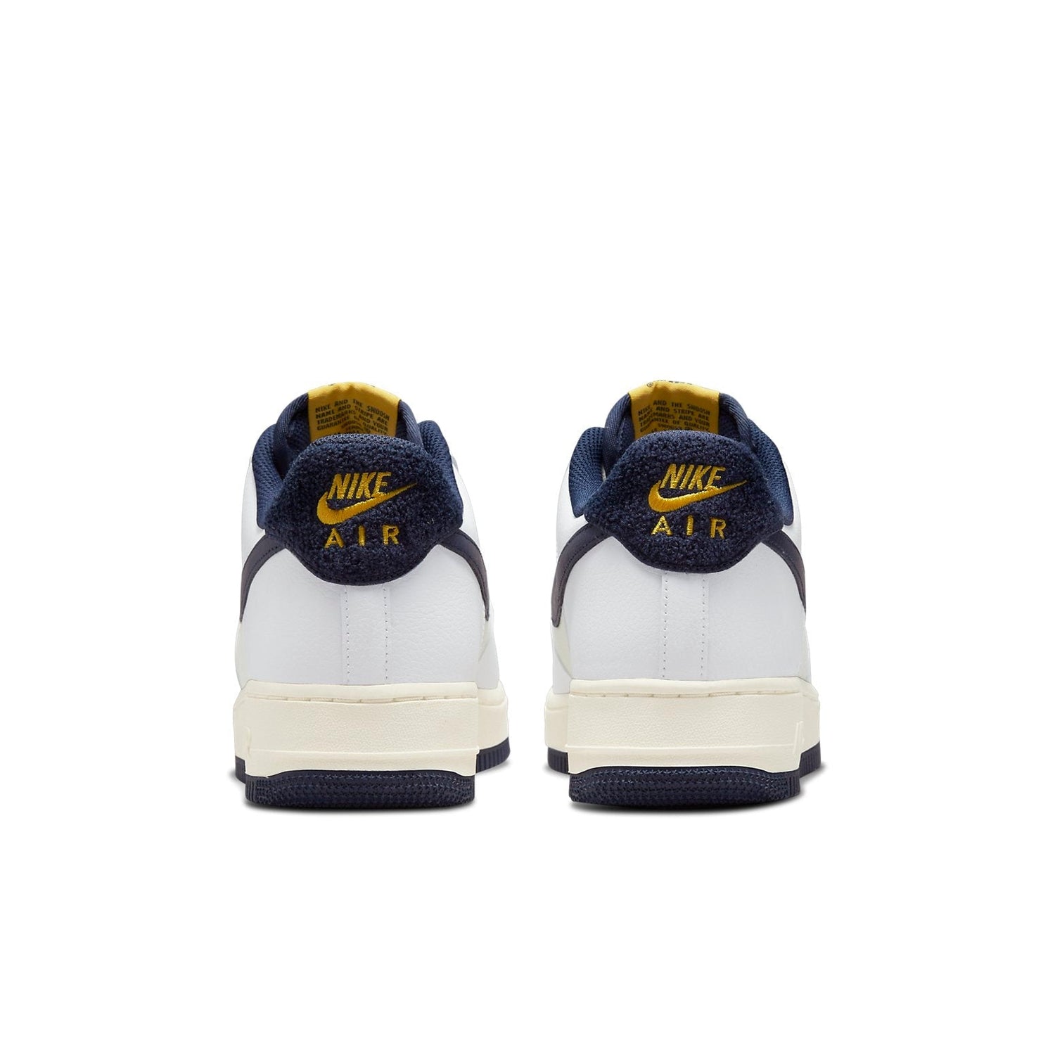 Nike Air Force 1 &