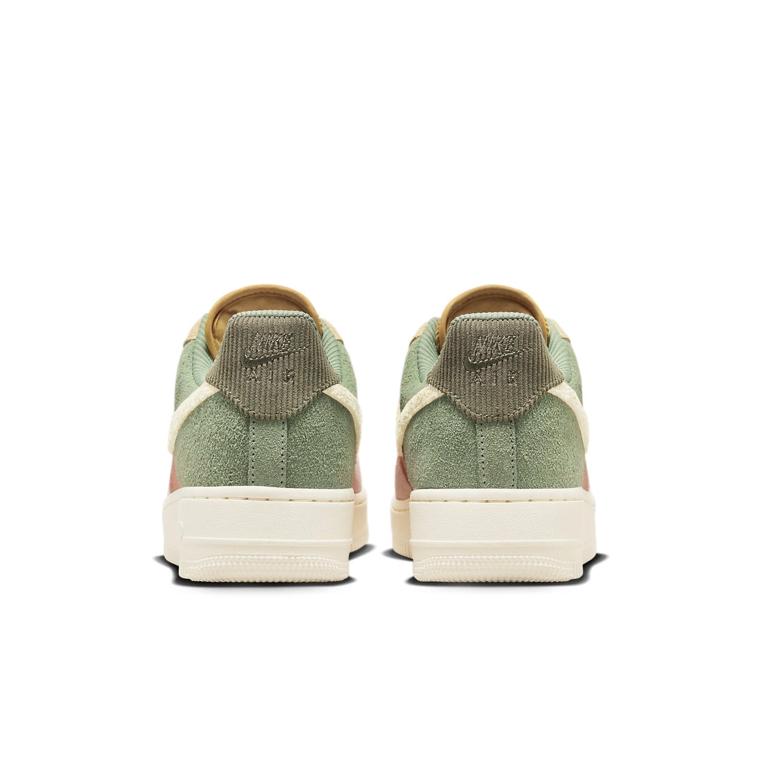 Nike Air Force 1 &