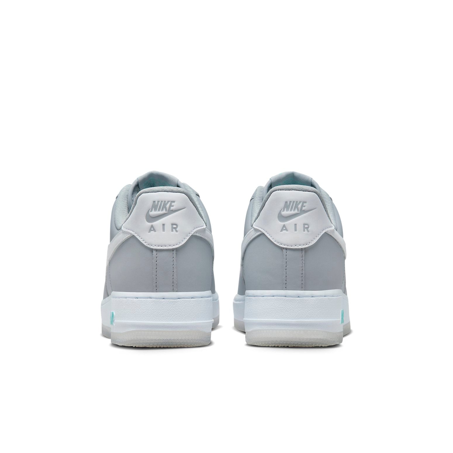 Nike Air Force 1 &