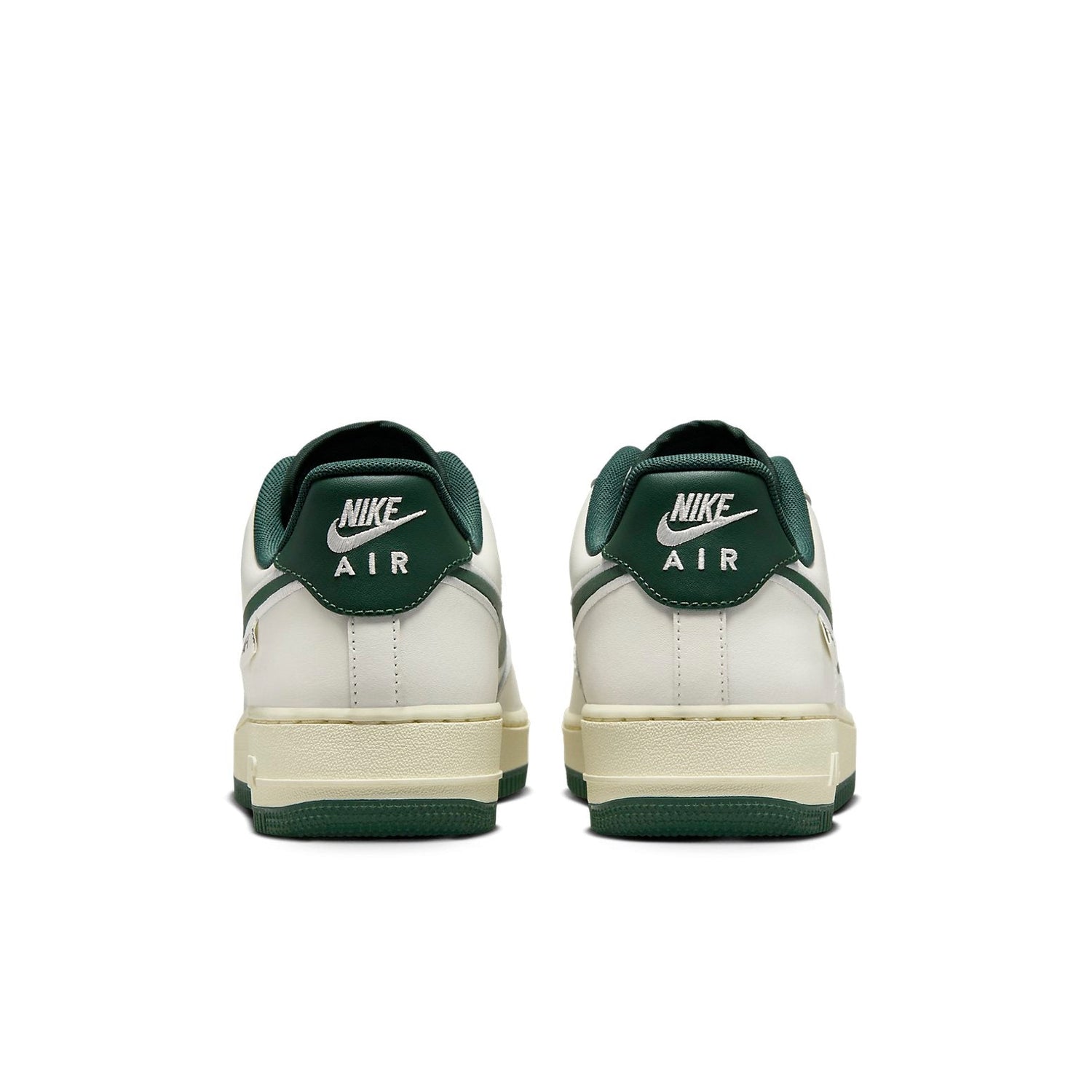 Nike Air Force 1 Low &