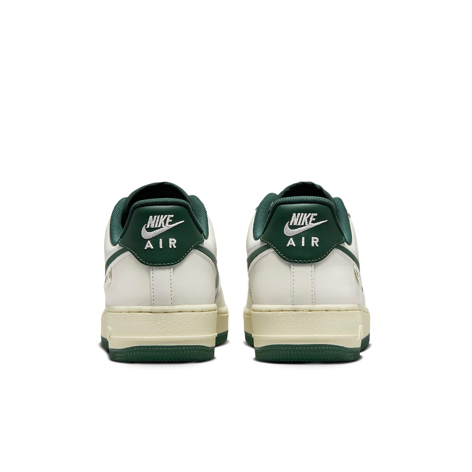 Nike Air Force 1 Low &