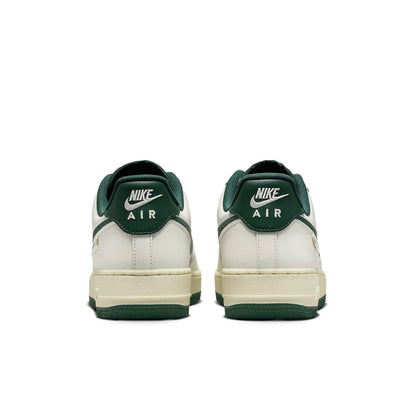 Nike Air Force 1 Low &